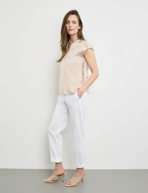 Kurzarmshirt mit Häkeldetails