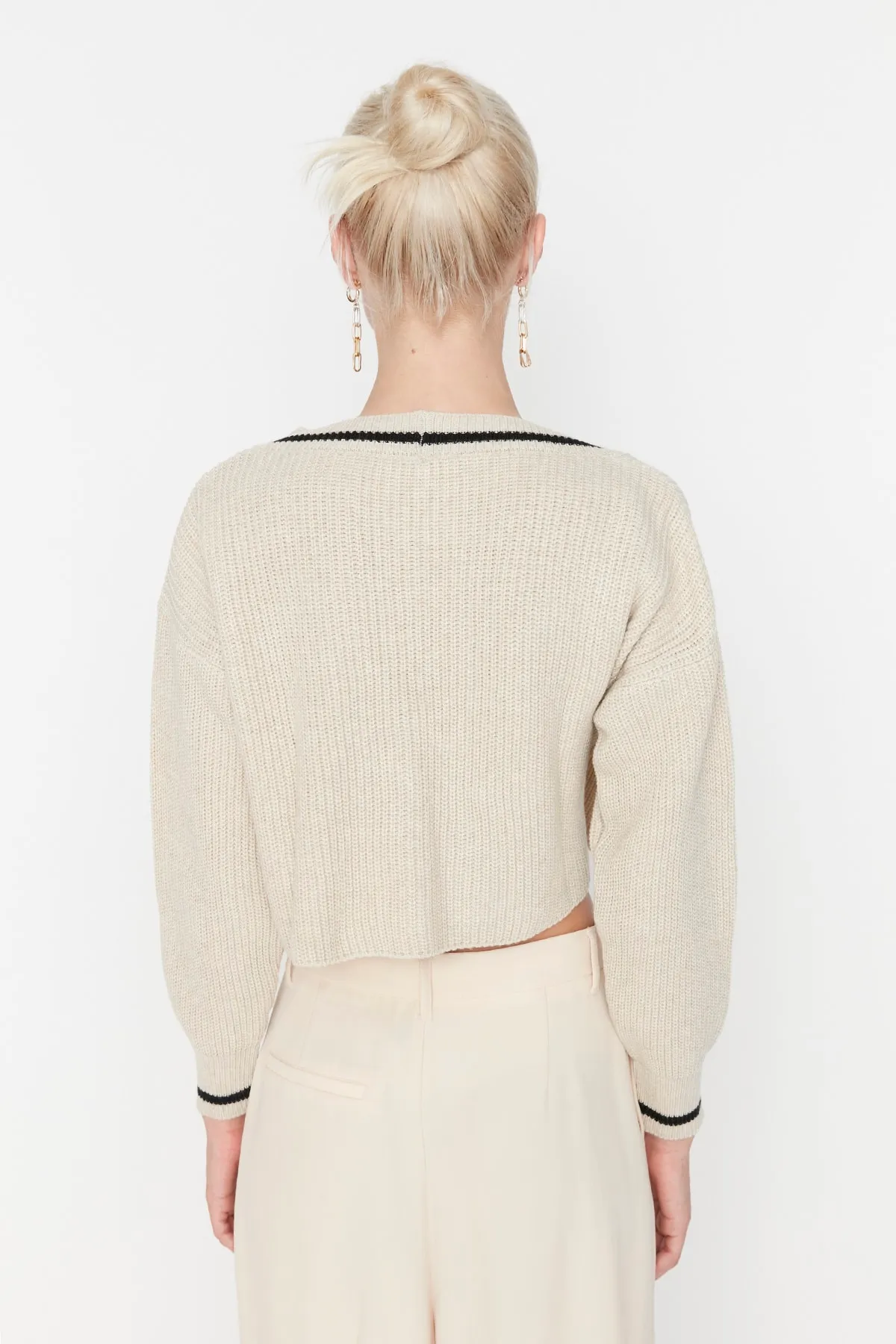 Trendyol Collection  Stone Crop Strick-Cardigan mit Farbblockdesign TWOAW23HI00366