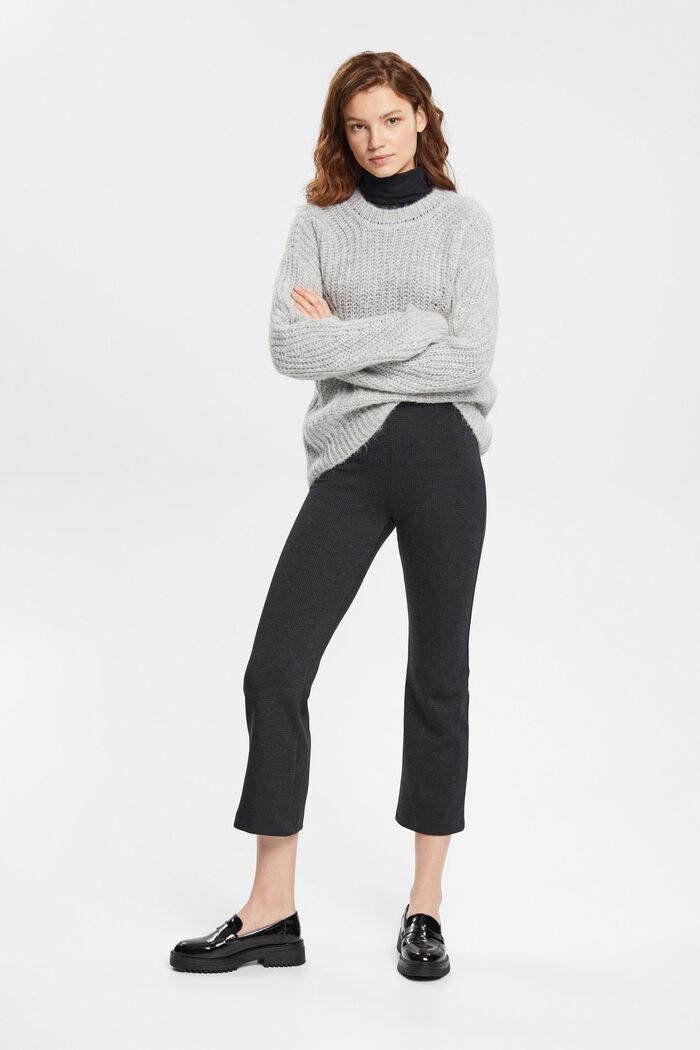 Cropped Hose mit Kick Flare