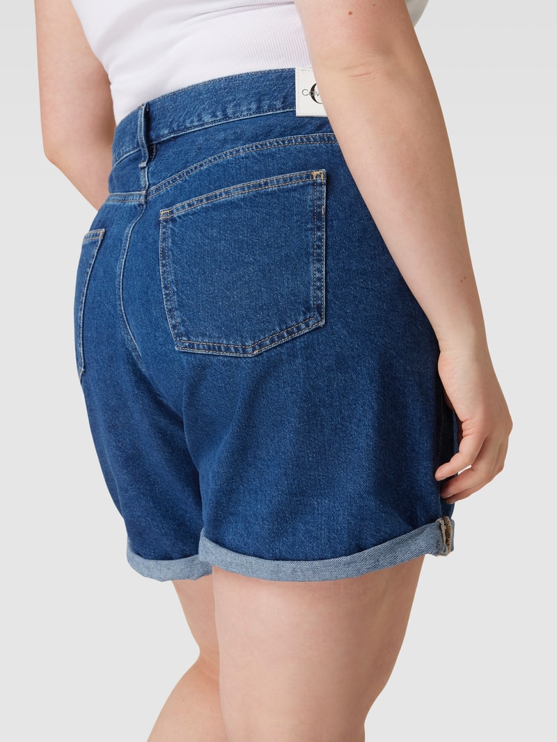 PLUS SIZE Mom Fit Jeansshorts mit Label-Detail in jeans