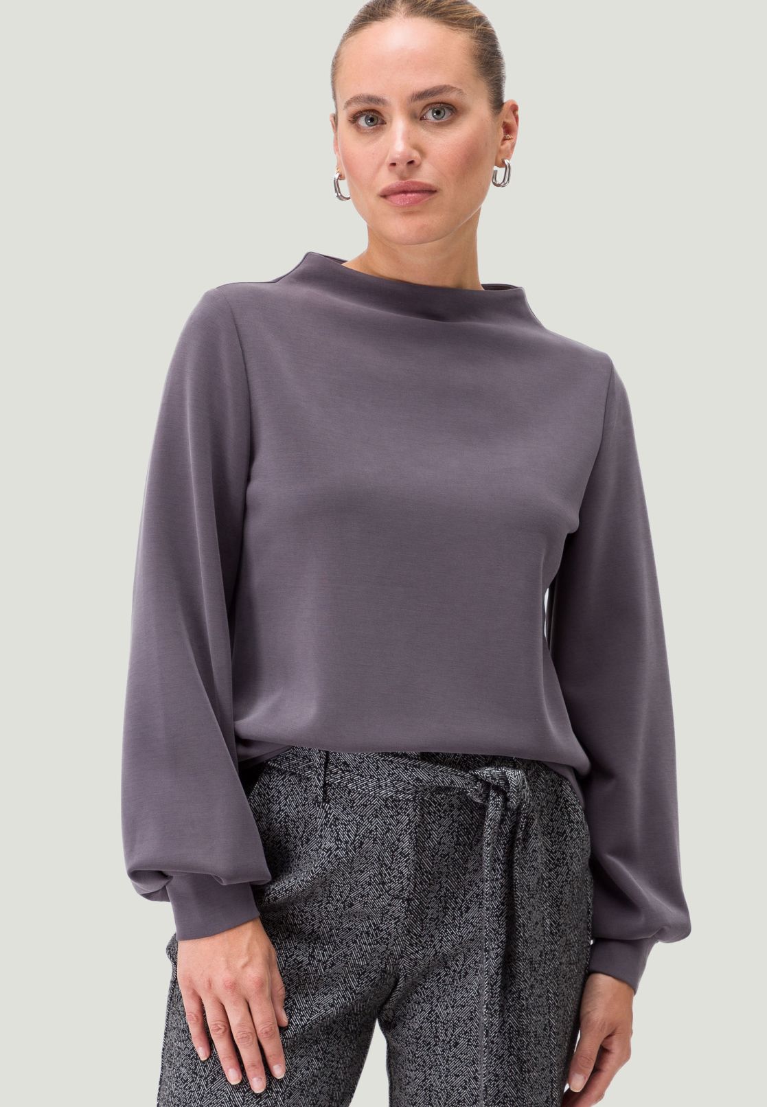 Sweatshirt mit Kragen