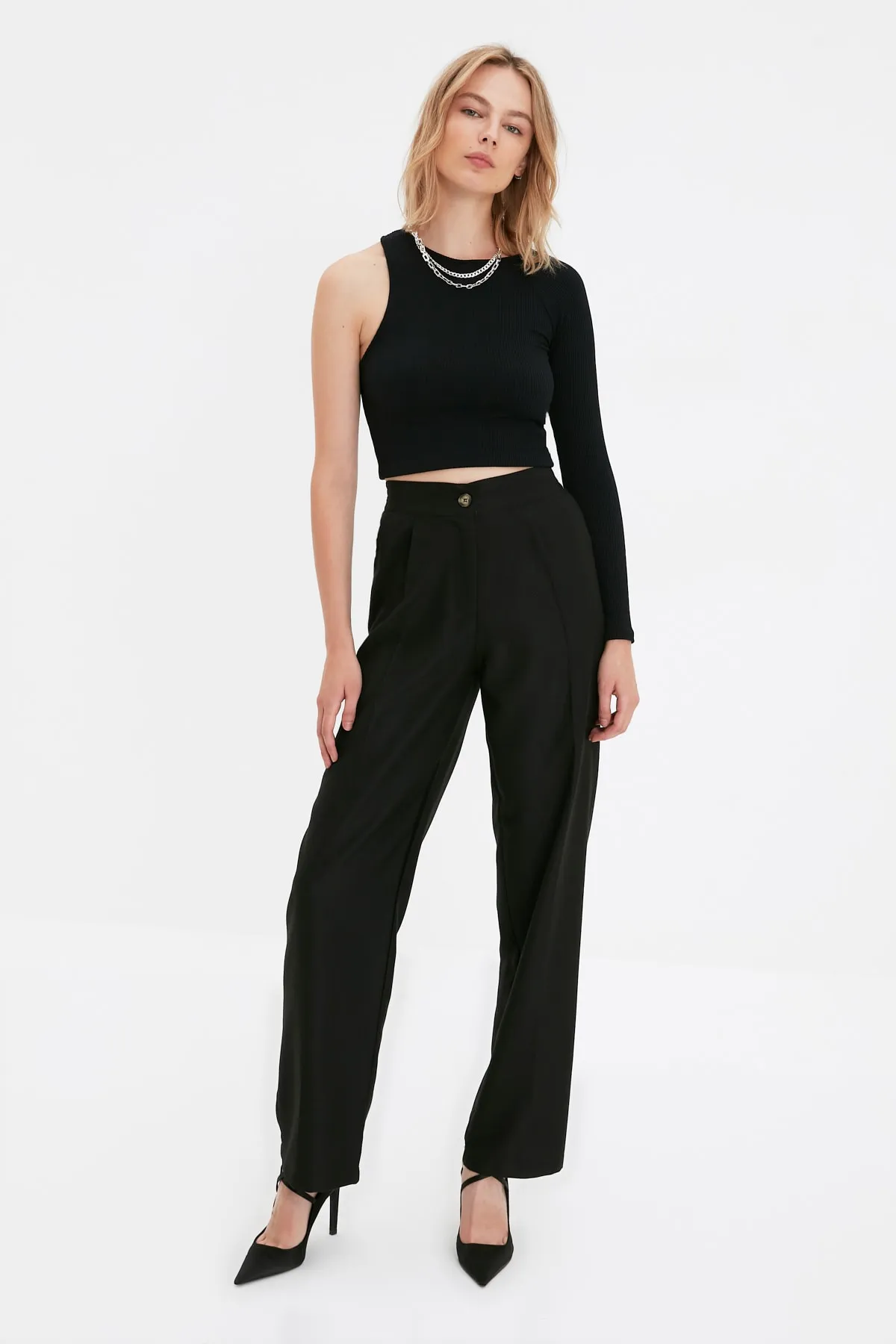 Trendyol Collection  Schwarze, gerade geschnittene Webhose TWOAW22PL0321