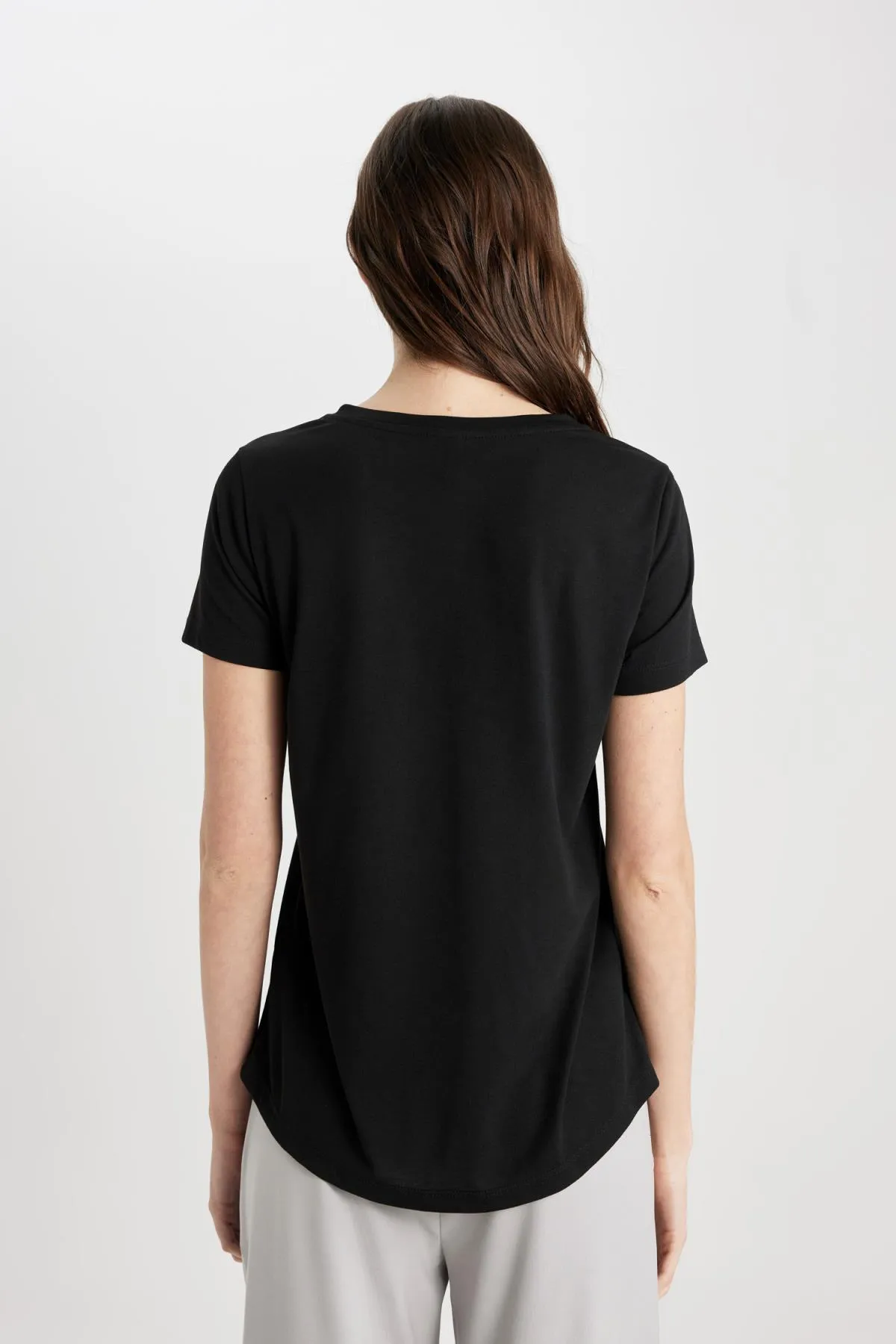 DeFacto  Bedrucktes Kurzarm-T-Shirt mit normaler Passform und Rundhalsausschnitt C2110ax24sp