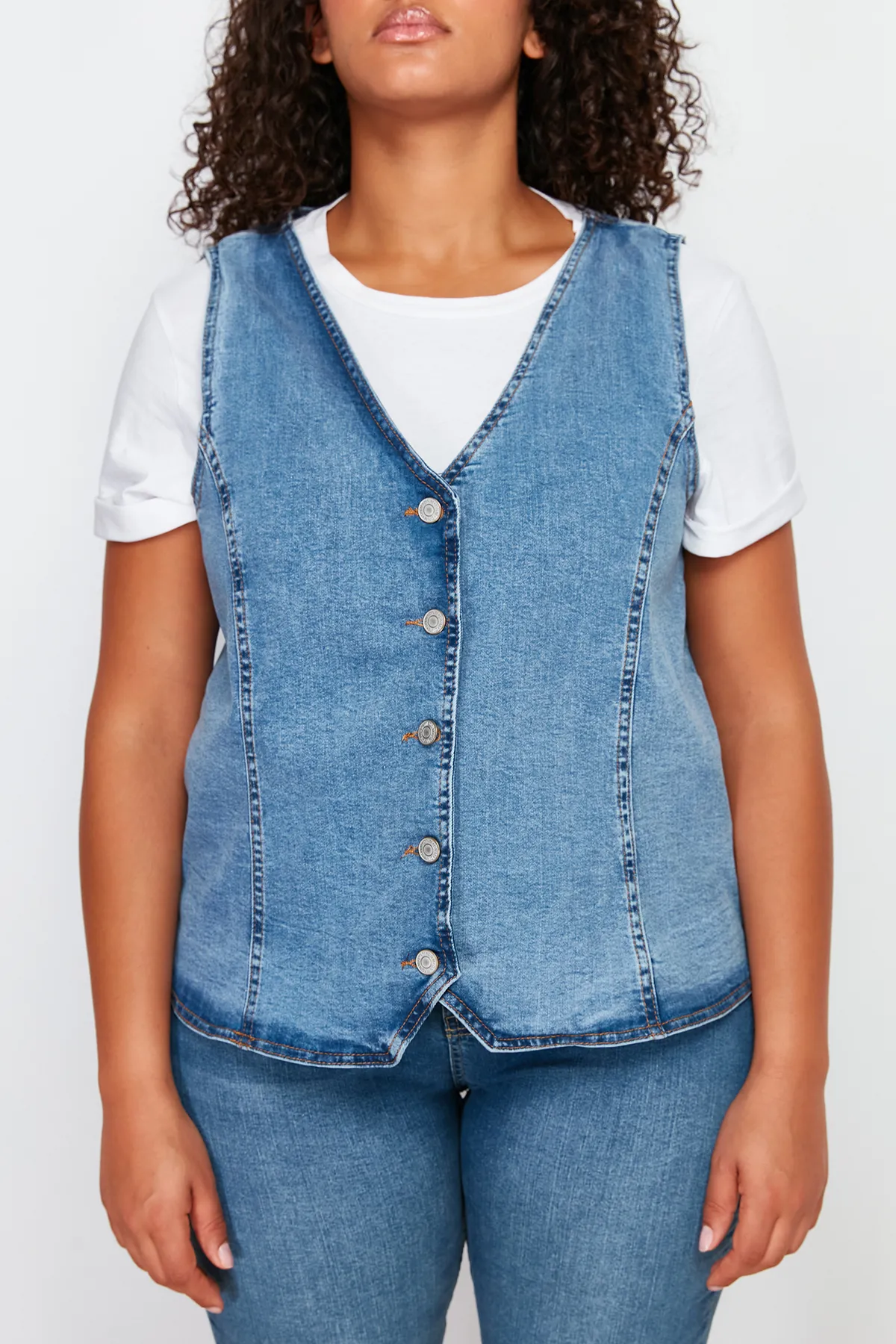 Trendyol Curve  Blaue Jeansweste TBSSS24BH00002
