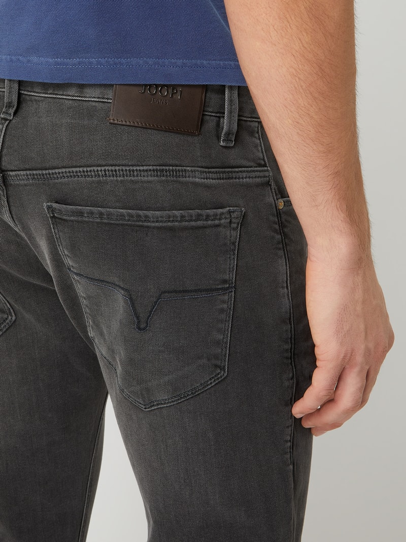 Slim Fit Jeans mit Stretch-Anteil Modell 'Stephen' in mittelgrau