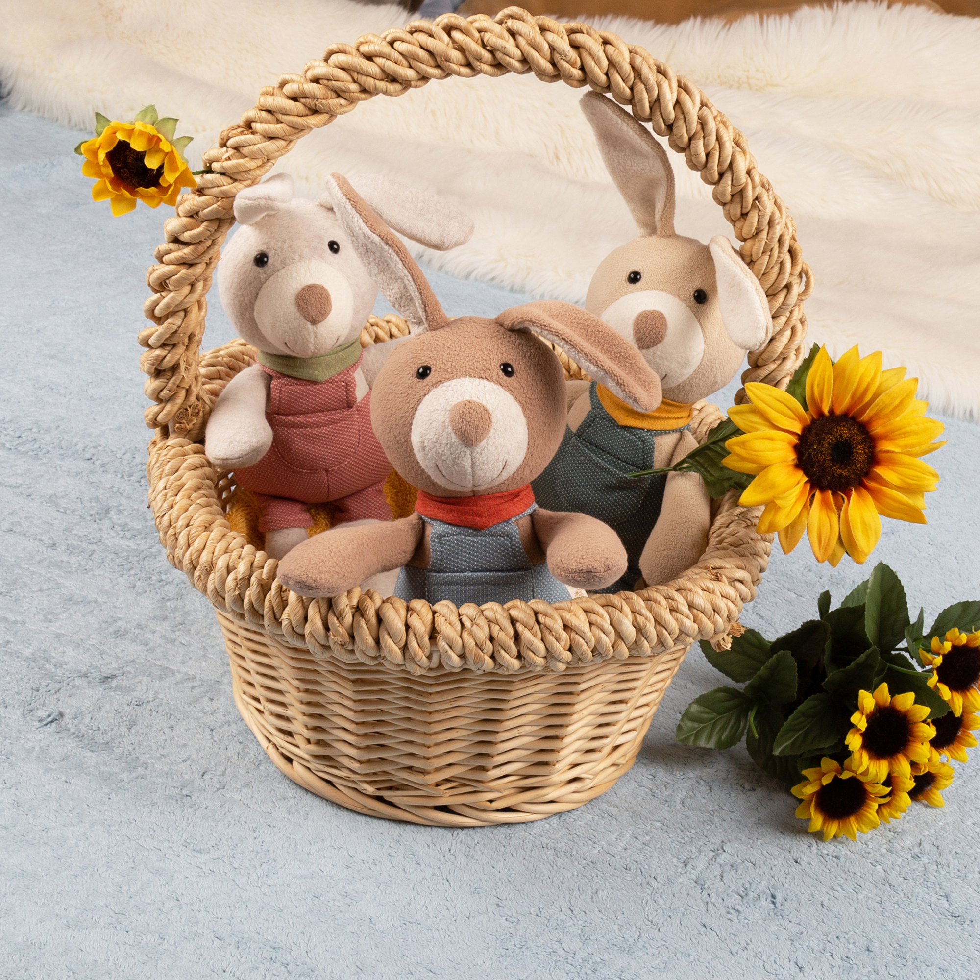 Kuscheltier Hase mit Latzhose, magohany