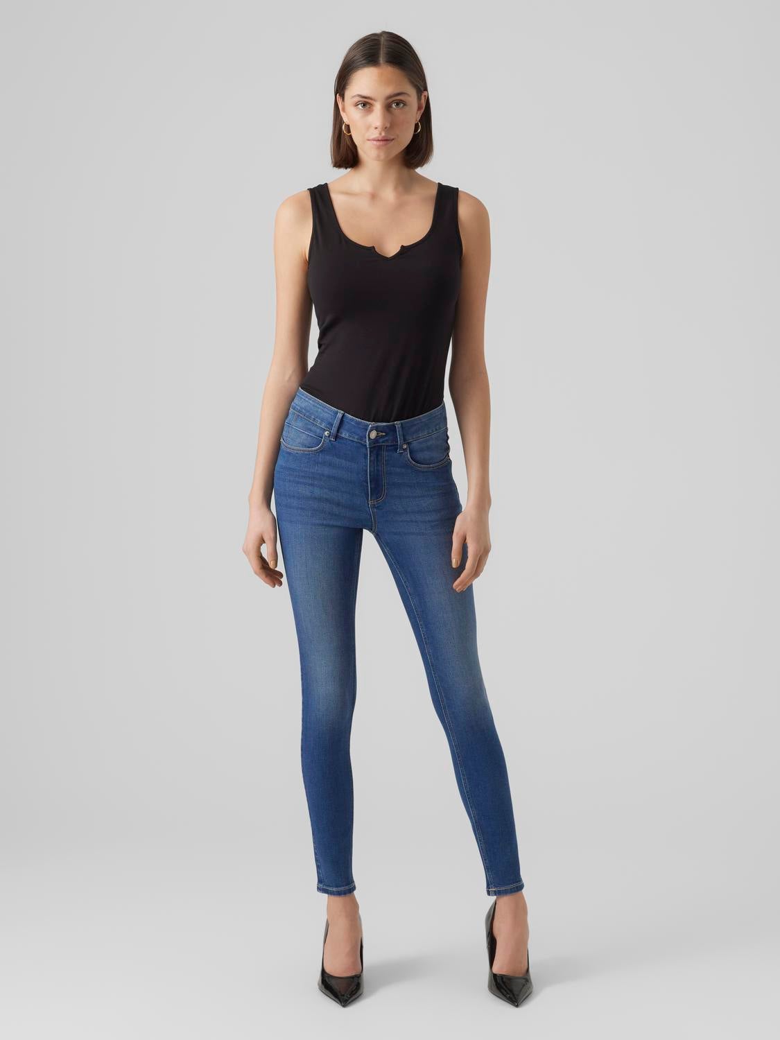 VMSELA Mid Rise Slim Fit Jeans