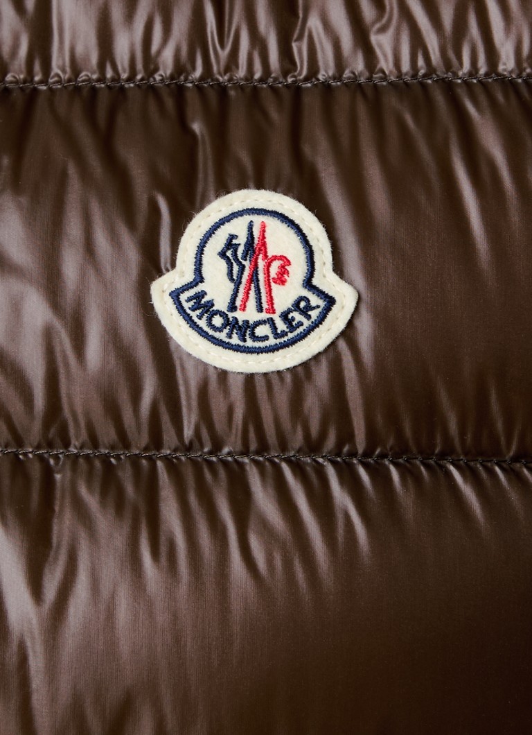 Vestă matlasată Moncler Gui cu puf și logo