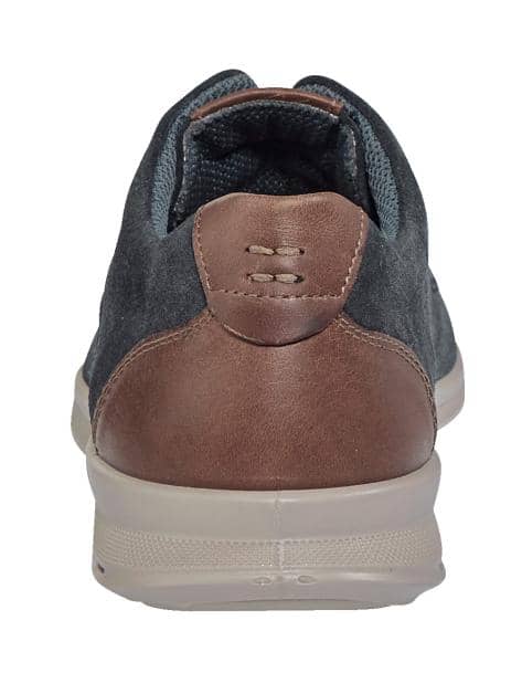 Schnürschuh in harmonischer Farbkomination
