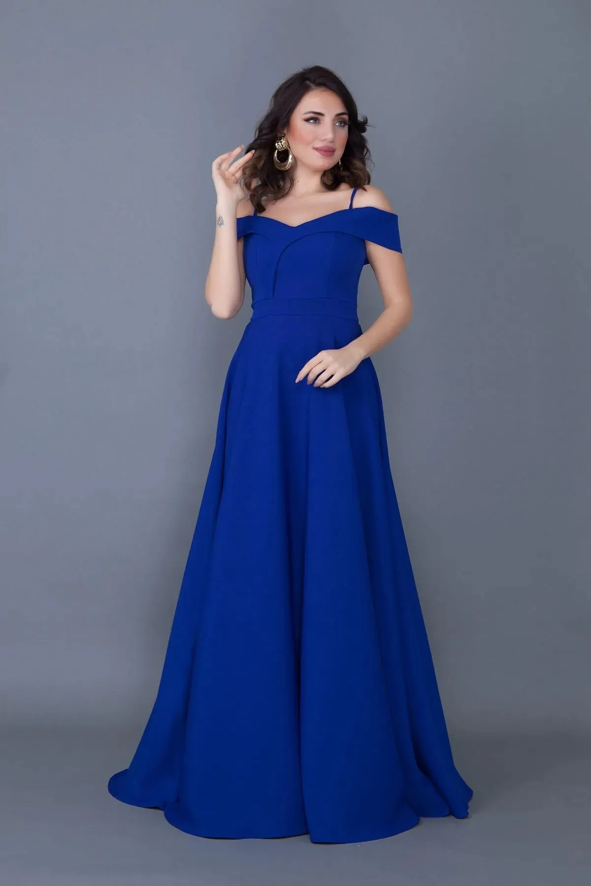 lovebox  Trägerloses, schulterfreies, zweireihiges, maxilanges Abendkleid in Saks-Blau