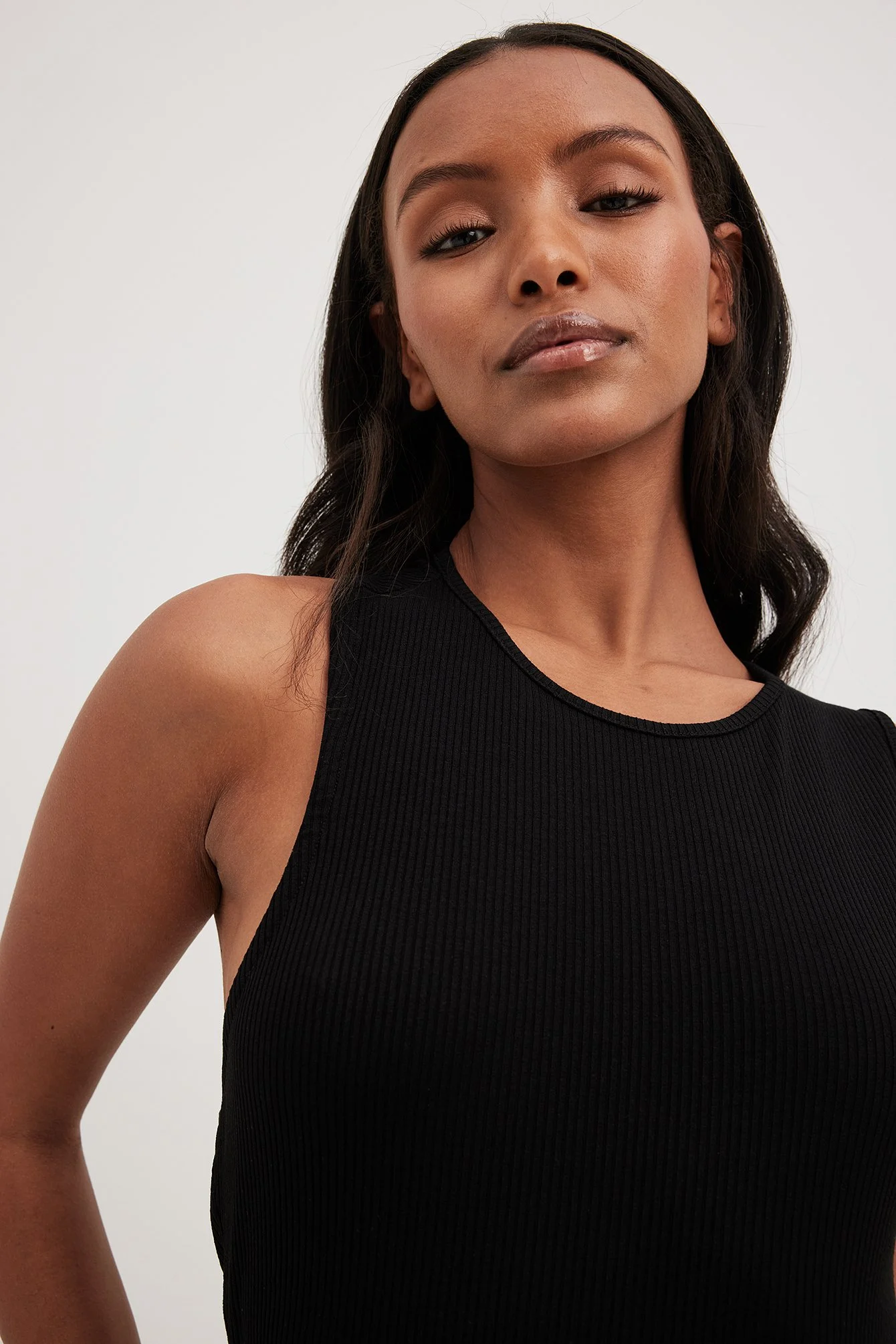 Maxikleid mit asymmetrischem Rücken