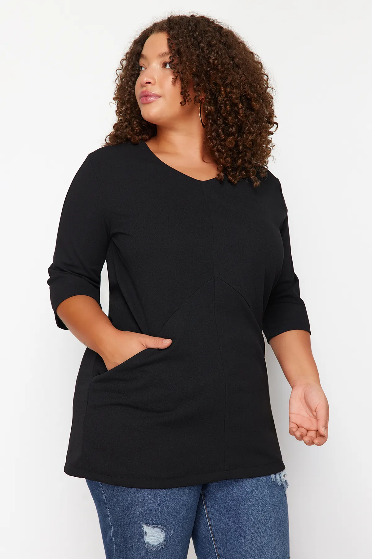Trendyol Curve  Schwarze Strickbluse mit Dreiviertelärmeln TBBSS24BF00060