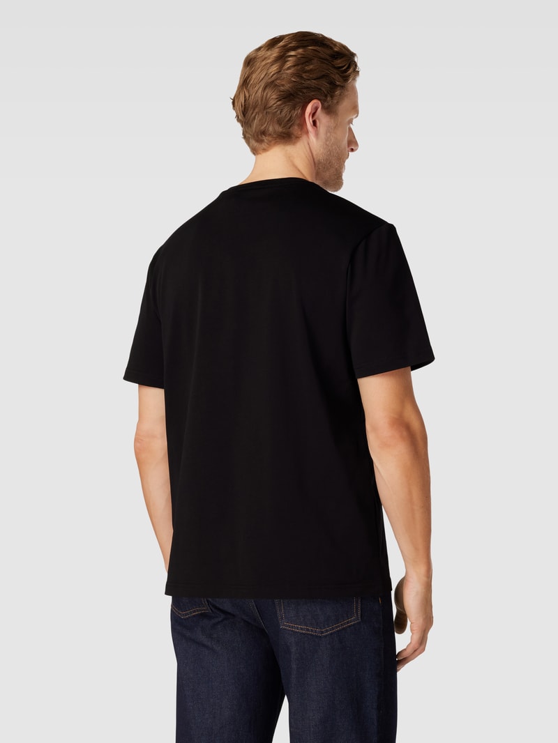 T-Shirt mit Brusttasche in schwarz
