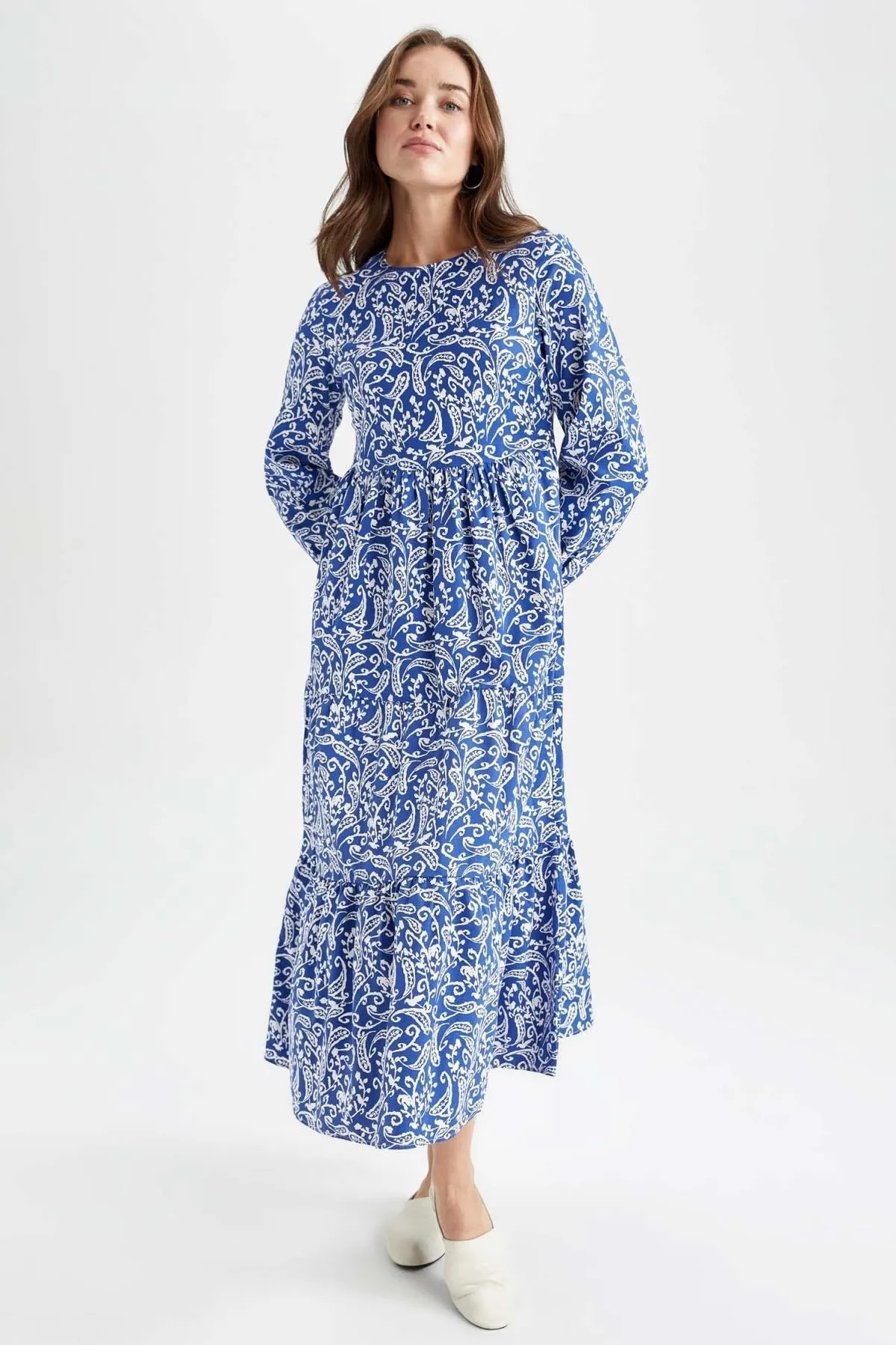 DeFacto  Langärmliges Maxikleid aus geblümtem Popeline mit Rundhalsausschnitt
