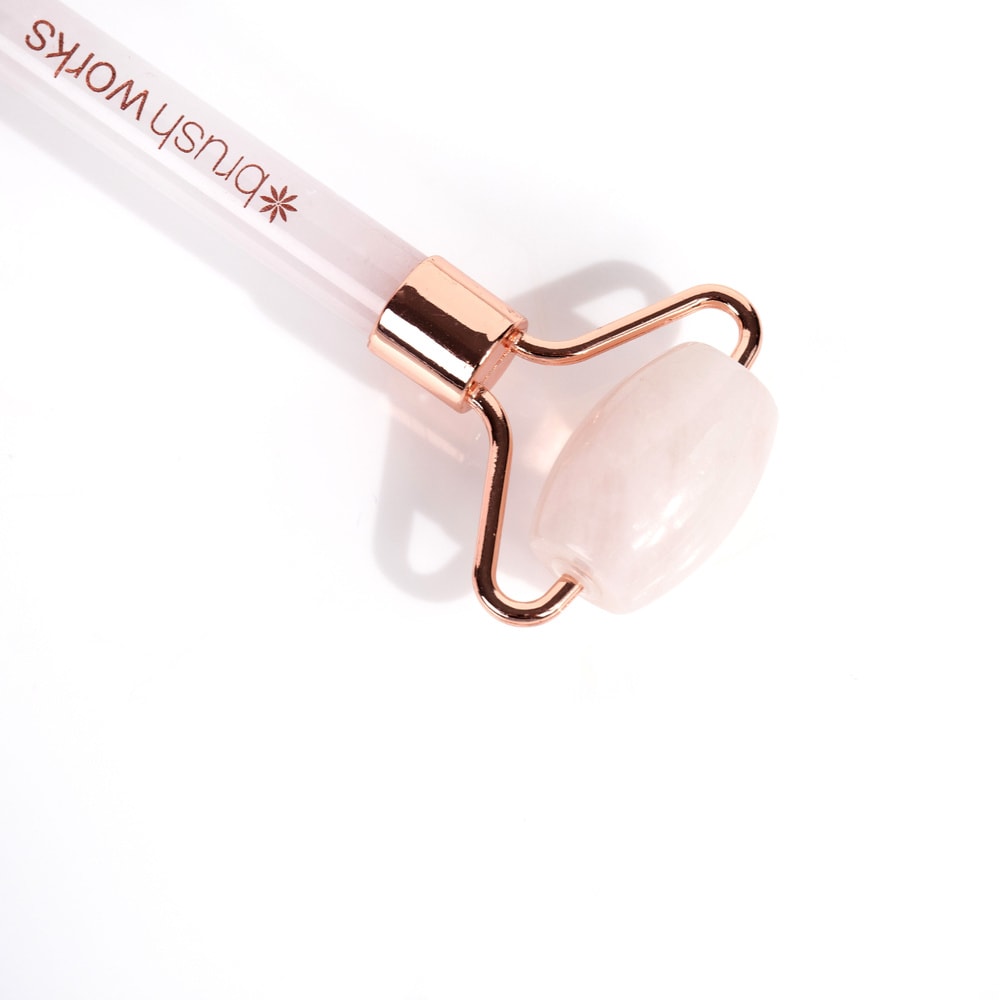 Brushworks Rouleau de Quartz Rose du Brésil Roll-on-visage