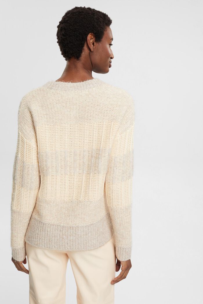 Strukturierter Pullover mit Pailletten