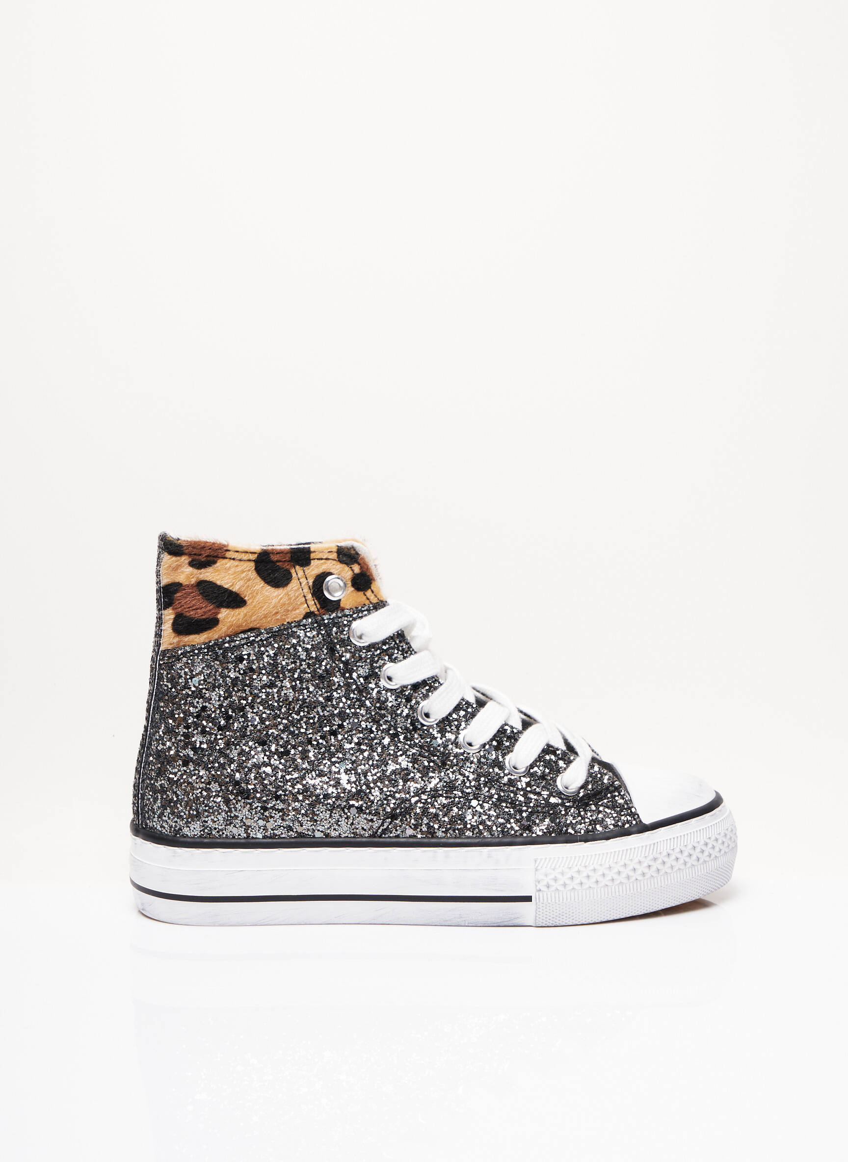 Chicmuse Baskets Femme couleur gris