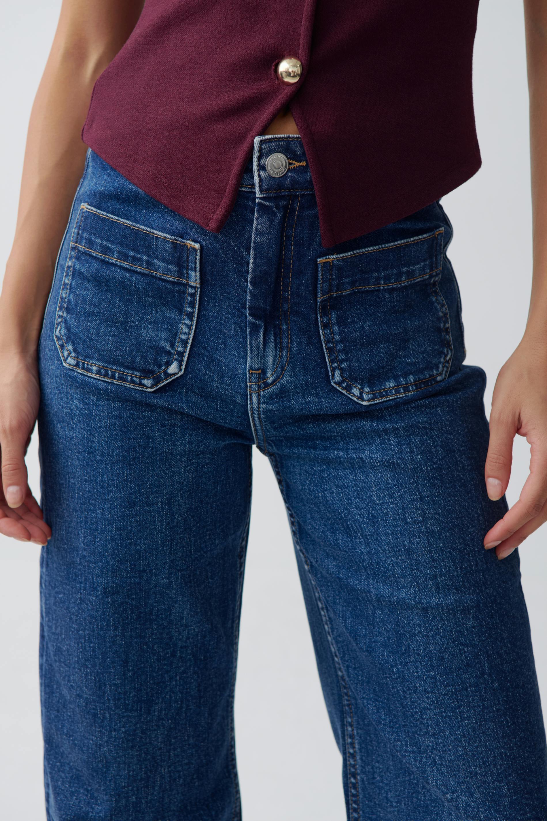 Front pocket flare jeans