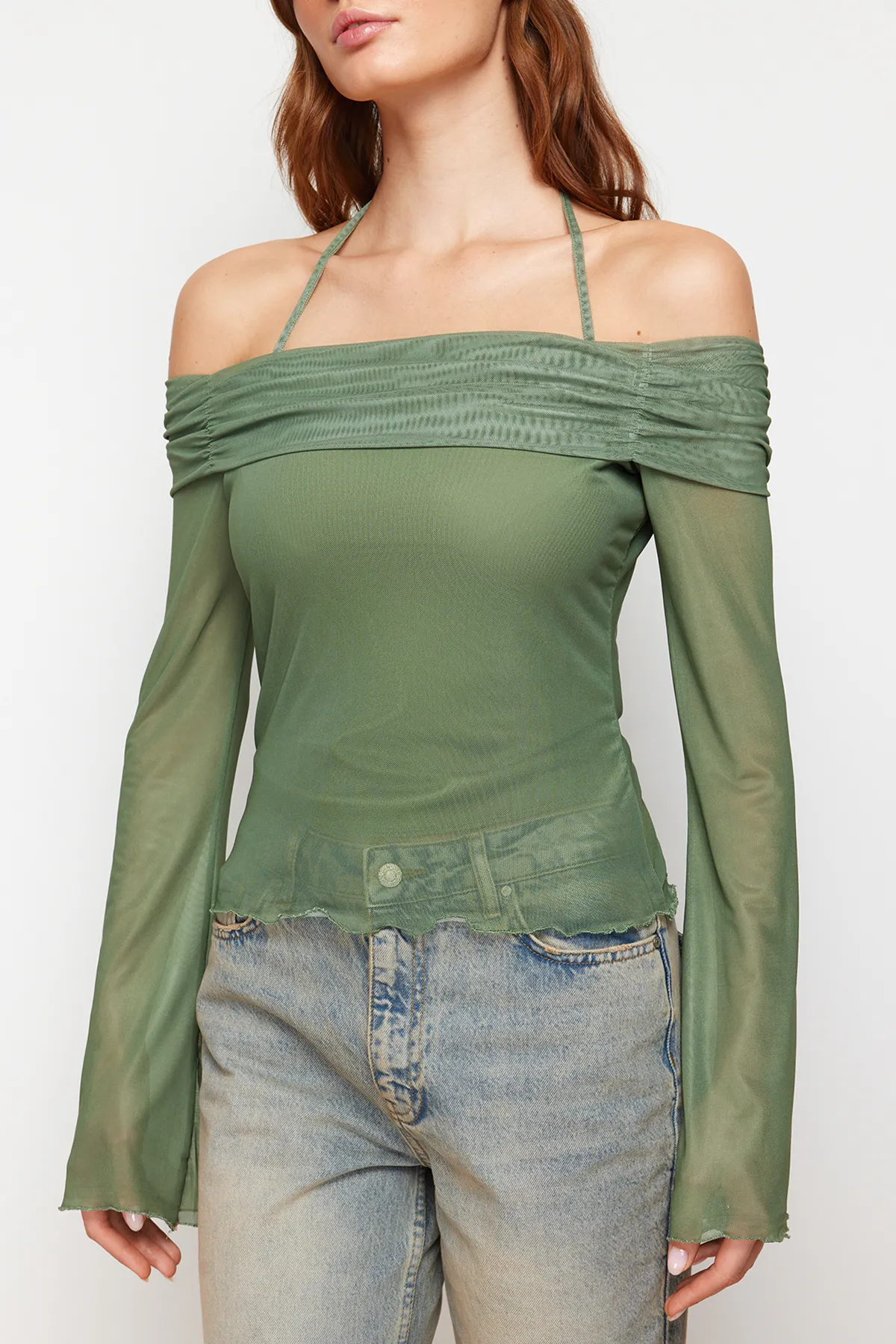 Trendyol Collection  Khakifarbene Strickbluse mit ausgestellten Ärmeln und Krawatte, detailliert TWOSS24BZ00046