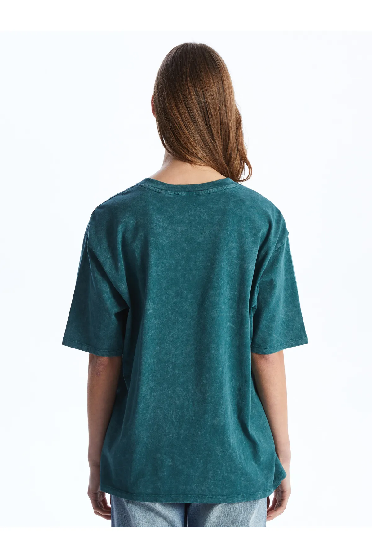 LC Waikiki  Kurzärmliges, übergroßes Damen-T-Shirt mit Rundhalsausschnitt und Mickey-Mouse-Aufdruck