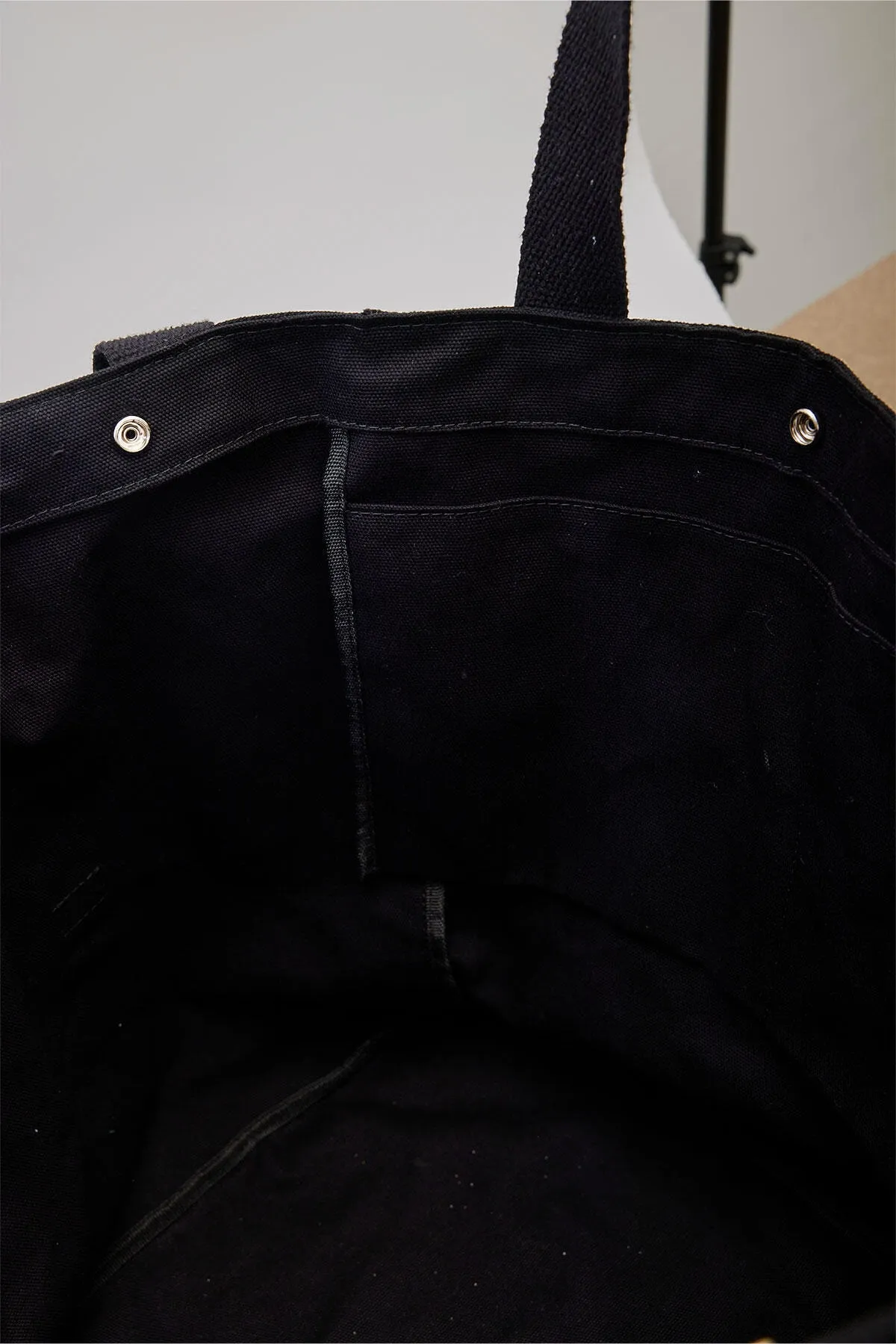Manuka  GROSSE CANVAS-TRAGETASCHE SCHWARZ