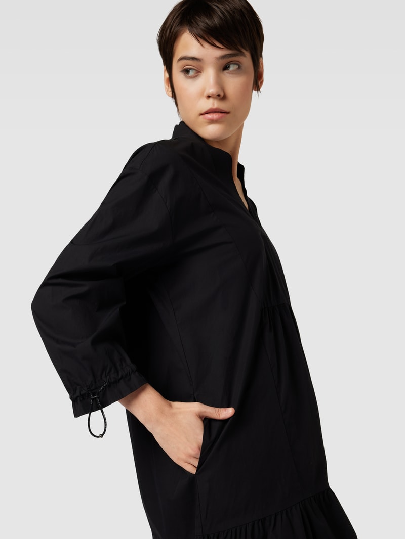 Midikleid mit V-Ausschnitt in black