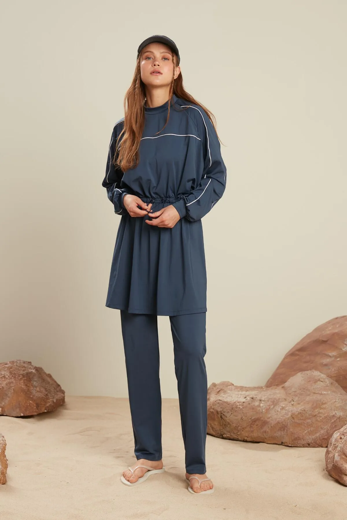 Manuka  HIJAB-BADEHOSE MIT GERADE BEIN, MARINEBLAU