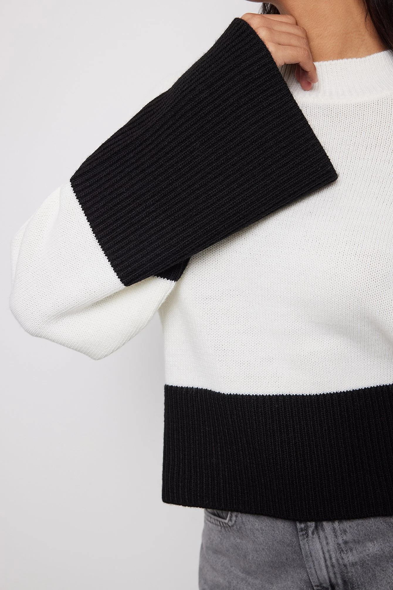 Strickpullover mit Colour-Block und Schlitzdetail