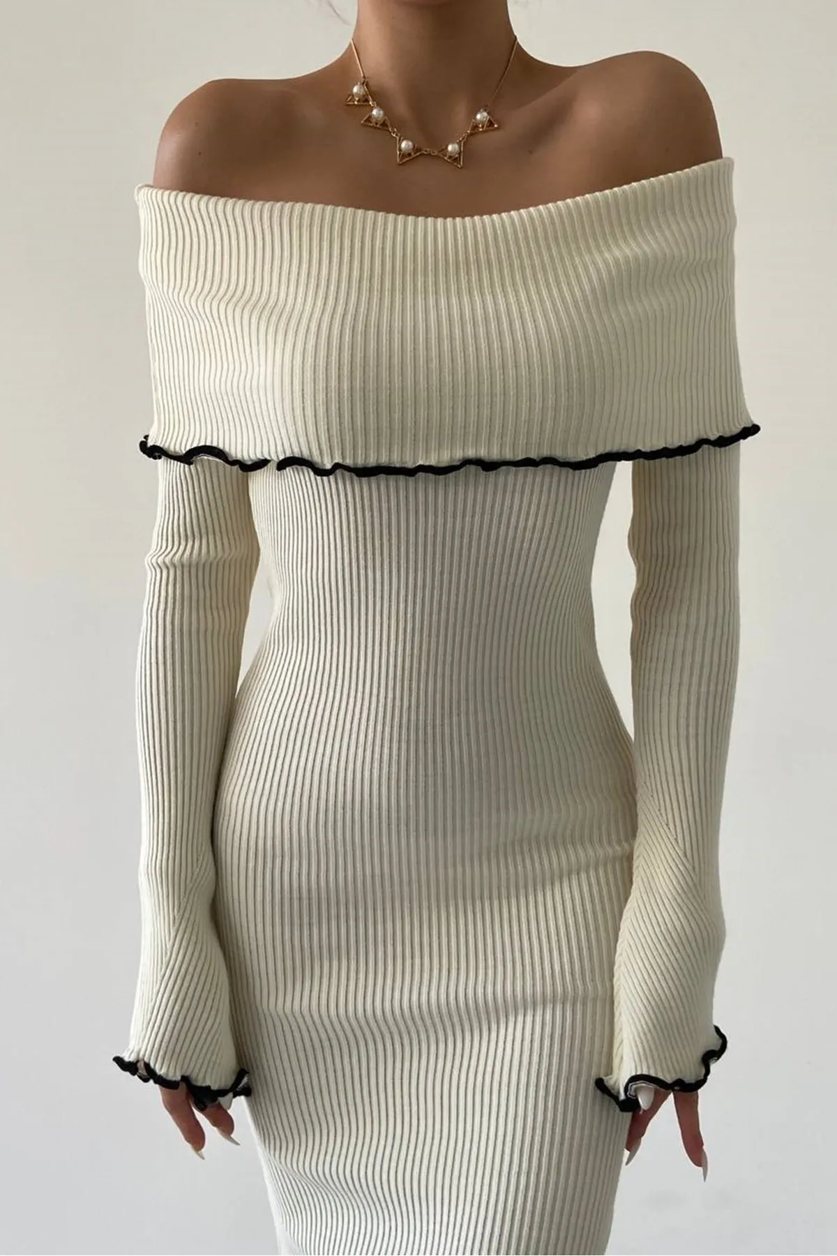 bayansepeti  Flexibler Strickstoff, Midi-Länge, trägerloser Kragen, lange Ärmel, Bleistiftdesign, beigefarbenes Strickkleid 175