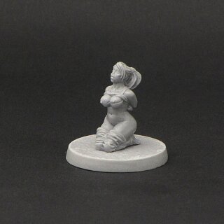 Woman in trouble (28 mm)