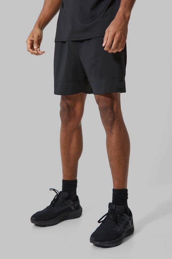 Man Active 5\\' Muscle-Fit Shorts