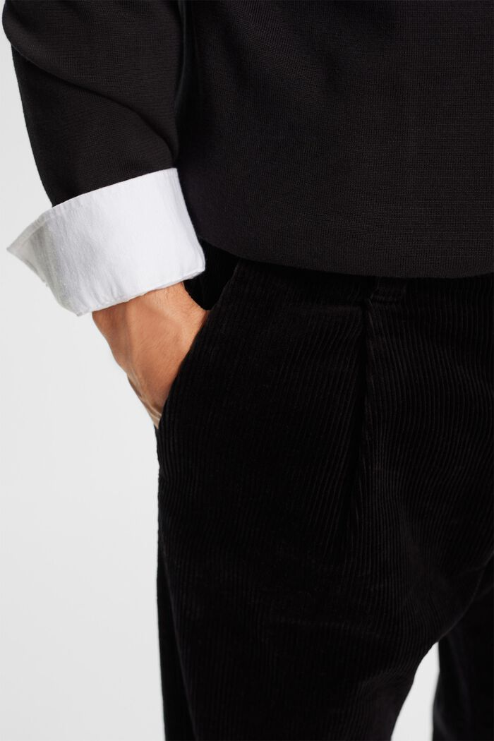 Cordhose mit weitem Beim