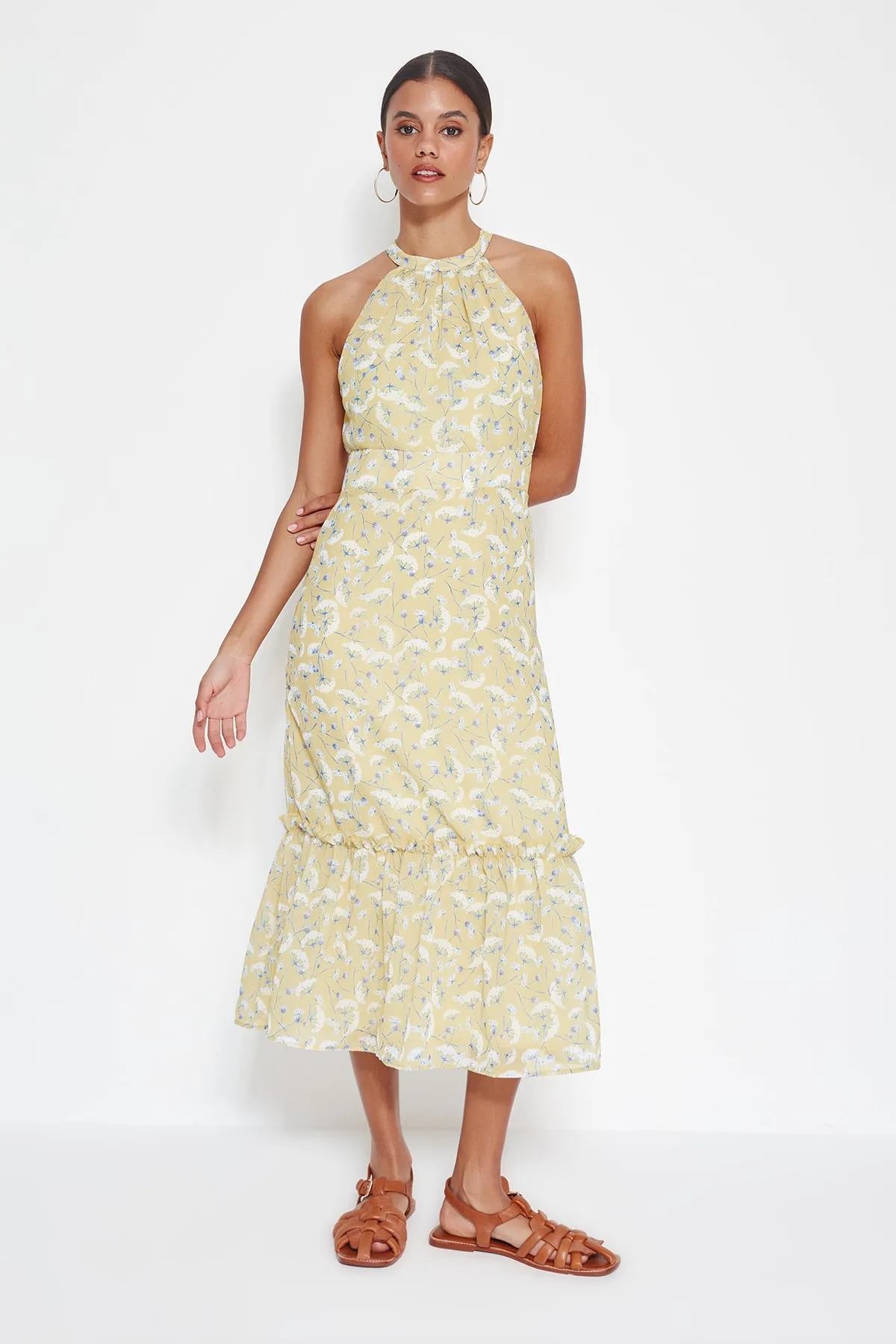 Trendyol Collection  Gelbes Midi-Kleid mit Blumenmuster und A-Schnitt TWOSS19LJ0200
