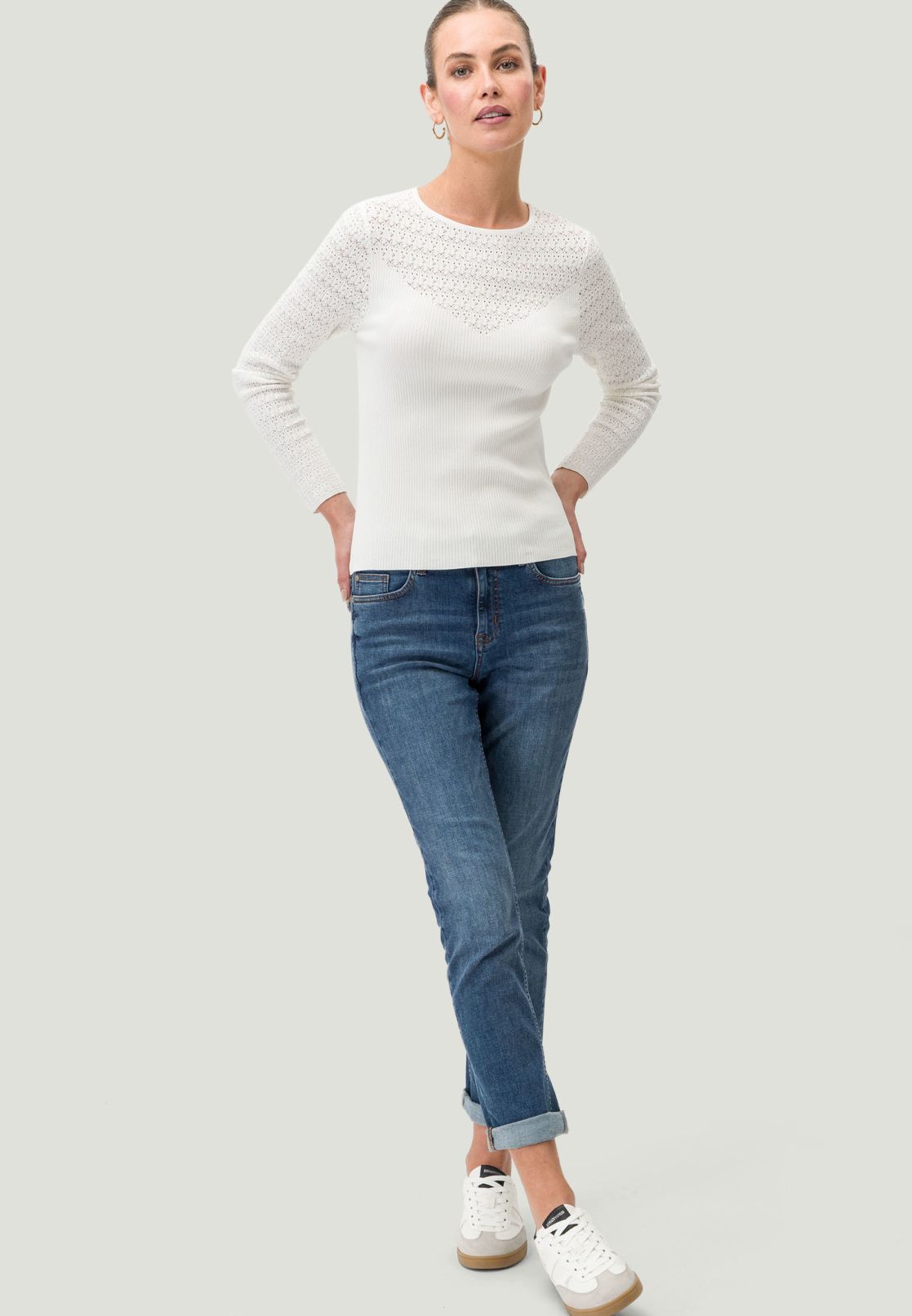 Pullover mit Lochmuster