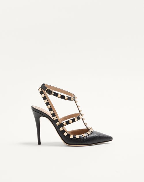 Sapatos Rockstud em couro de bezerro granulado com tiras de 100 mm.