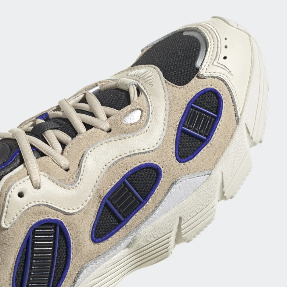 adidas Astir SN HQ4378 / weiss