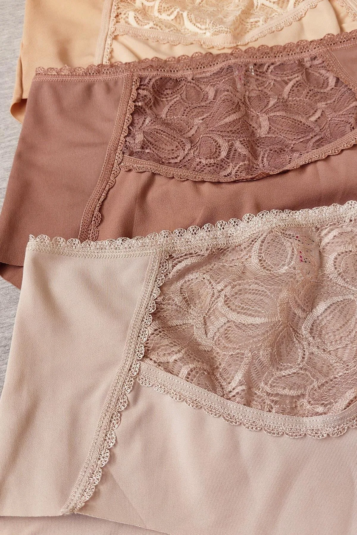 Sensu  Lasergeschnittenes 3-teiliges Höschenset mit Spitze und detaillierter Spitze für Damen – Kts3102