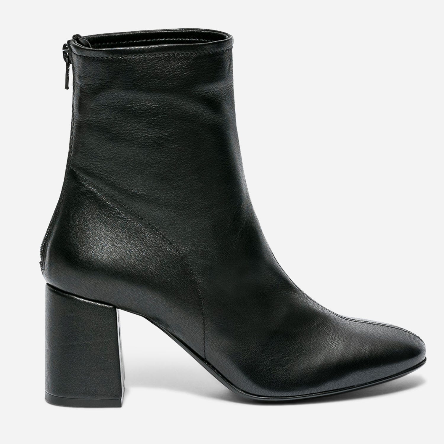 Boots noir en cuir à talon carré