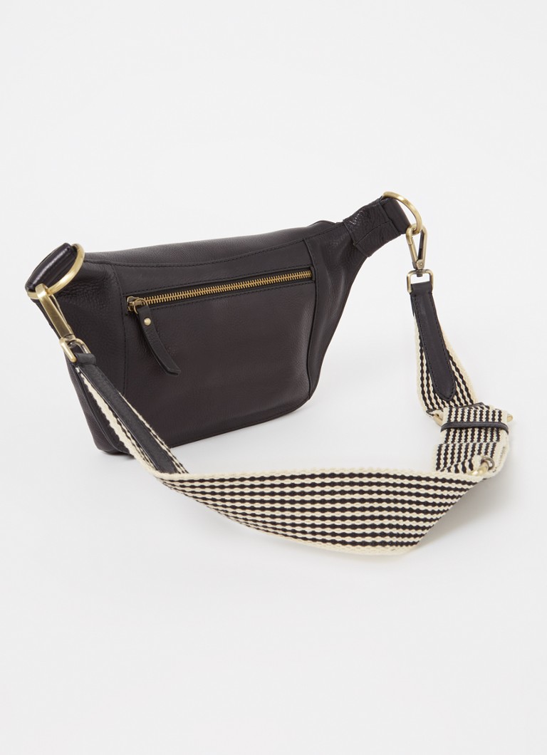 O My Bag Drew este o geantă de mână din piele de dimensiuni medii, cu curea de umăr detașabilă.