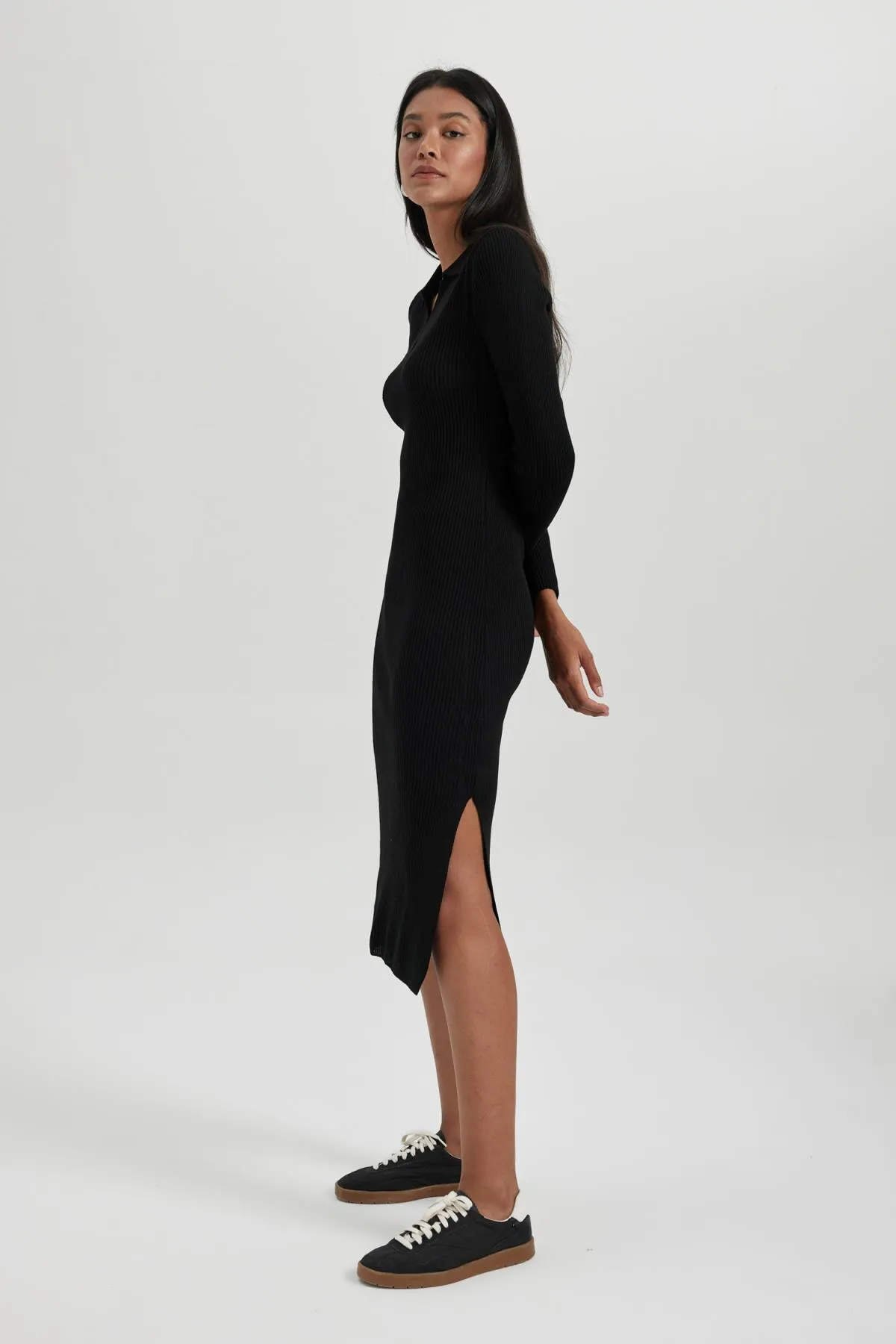 DeFacto  Tailliertes, geripptes Langarmkleid mit Polokragen B2400ax23wn
