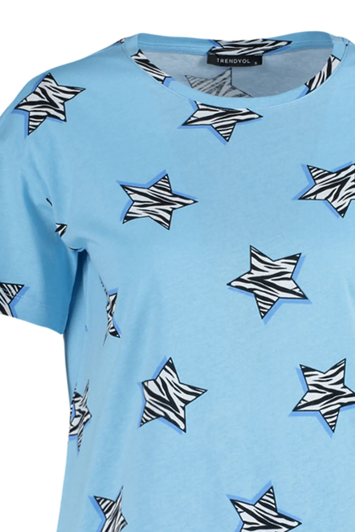 Trendyol Collection  Blaues Strickpyjama-Set mit T-Shirt und Shorts aus 100 % Baumwolle mit Sternmuster THMSS23PT00005