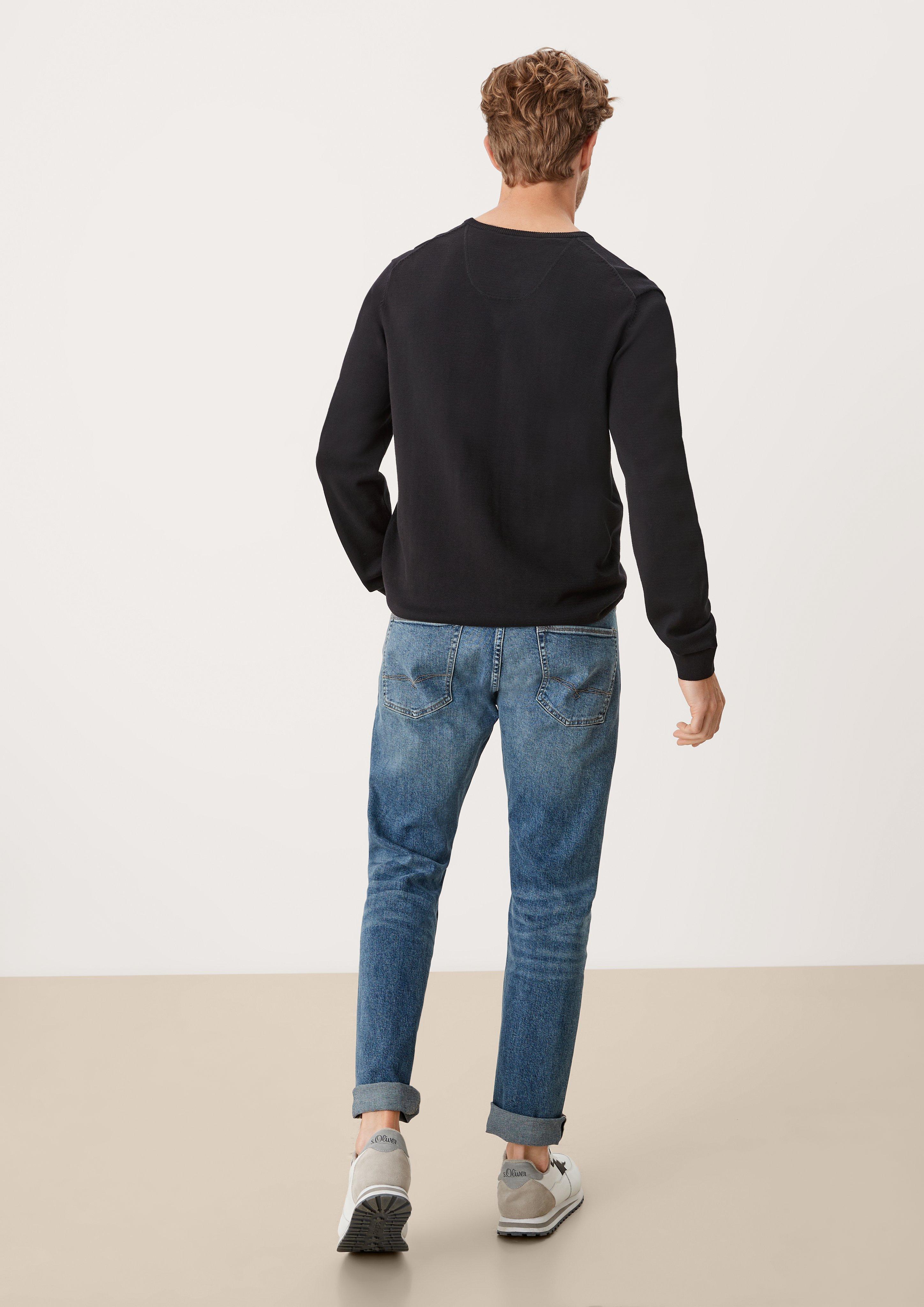Feinstrickpulli mit V-Ausschnitt  03.899.61.7623-9999
