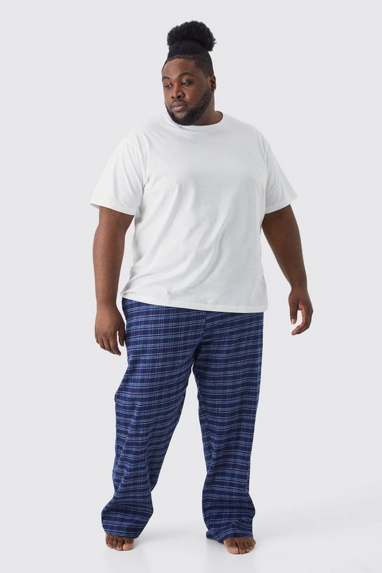 Plus karierte Pyjama-Hose und T-Shirt