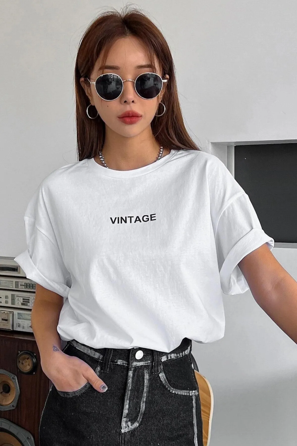 MODAGEN  Weißes Unisex-T-Shirt in Übergröße mit Vintage-Print
