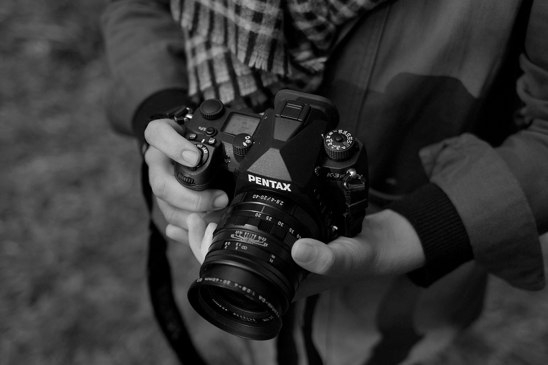 PENTAX Premium PENTAX K-3 MIII Systemkamera (18-135 WR, 25,73 MP, Bluetooth, WLAN (Wi-Fi)