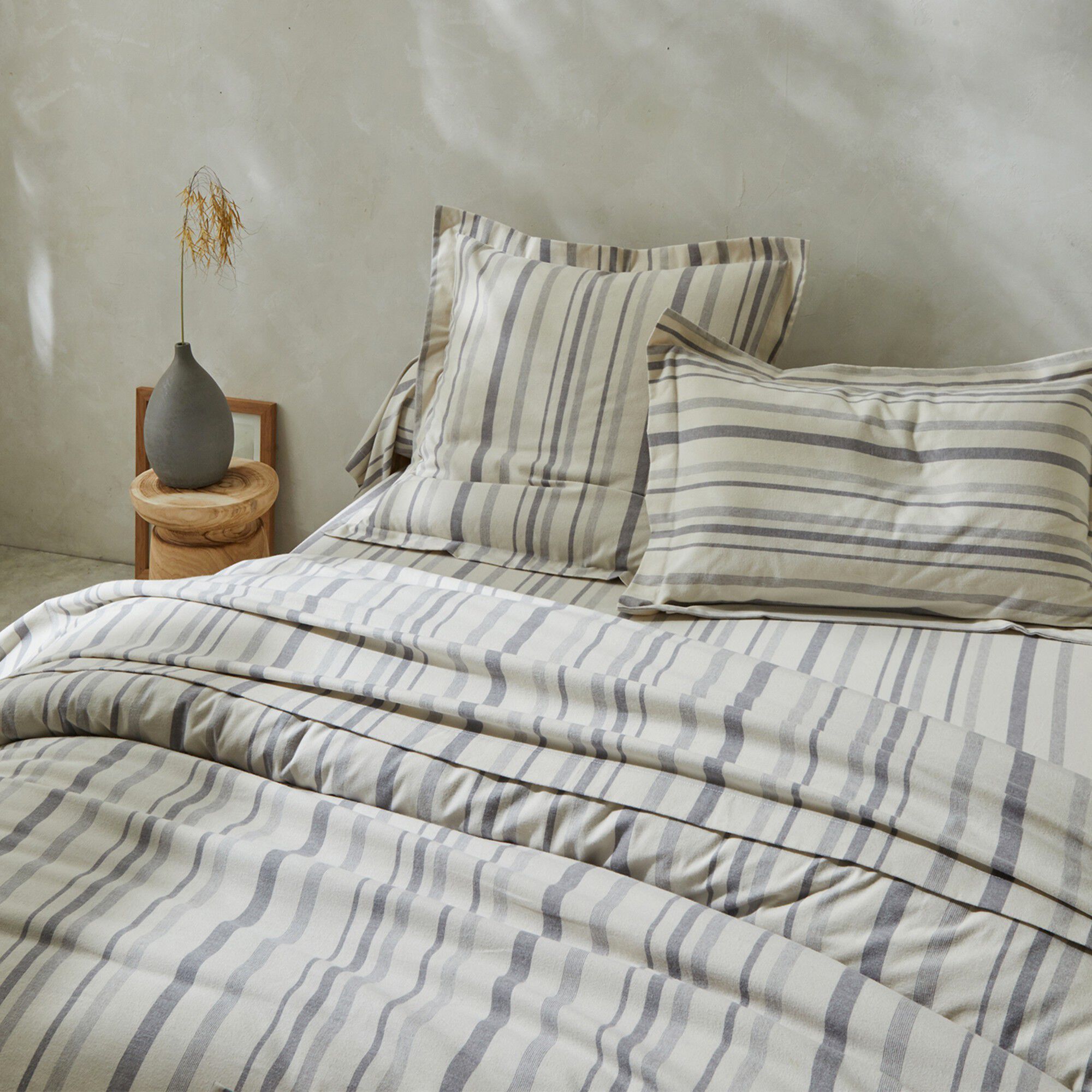 Linge de lit en flanelle rayée tissé-teint