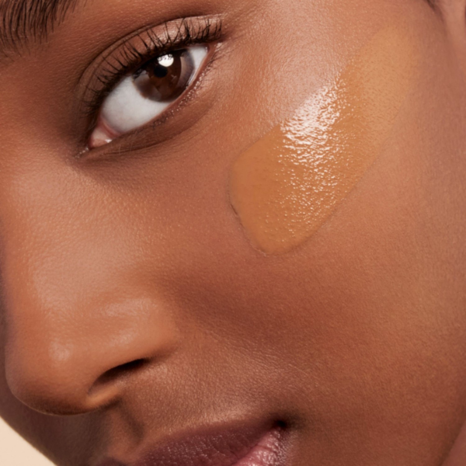 Yves Saint Laurent MATTE LUMINOUS - 24h