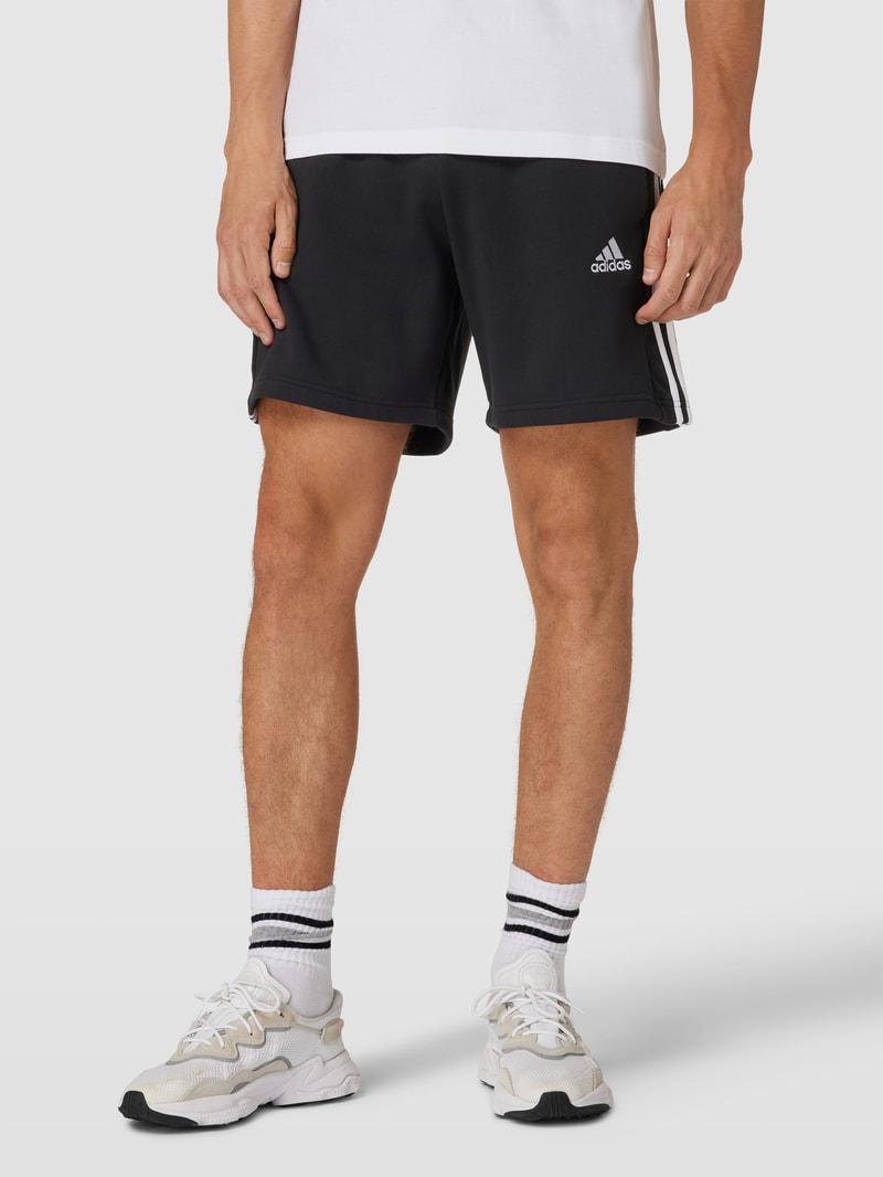 Shorts mit Label-Stitching in schwarz