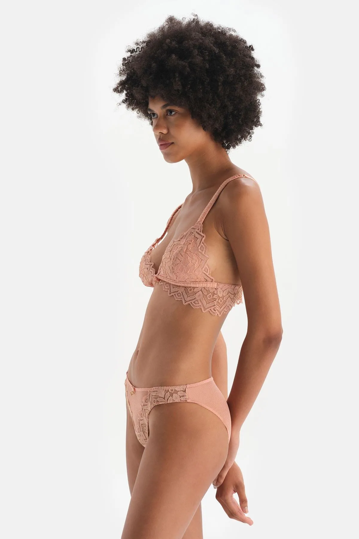 Dagi  Lachsfarbenes Slip-Höschen mit Mesh-Vorderseite und Spitze