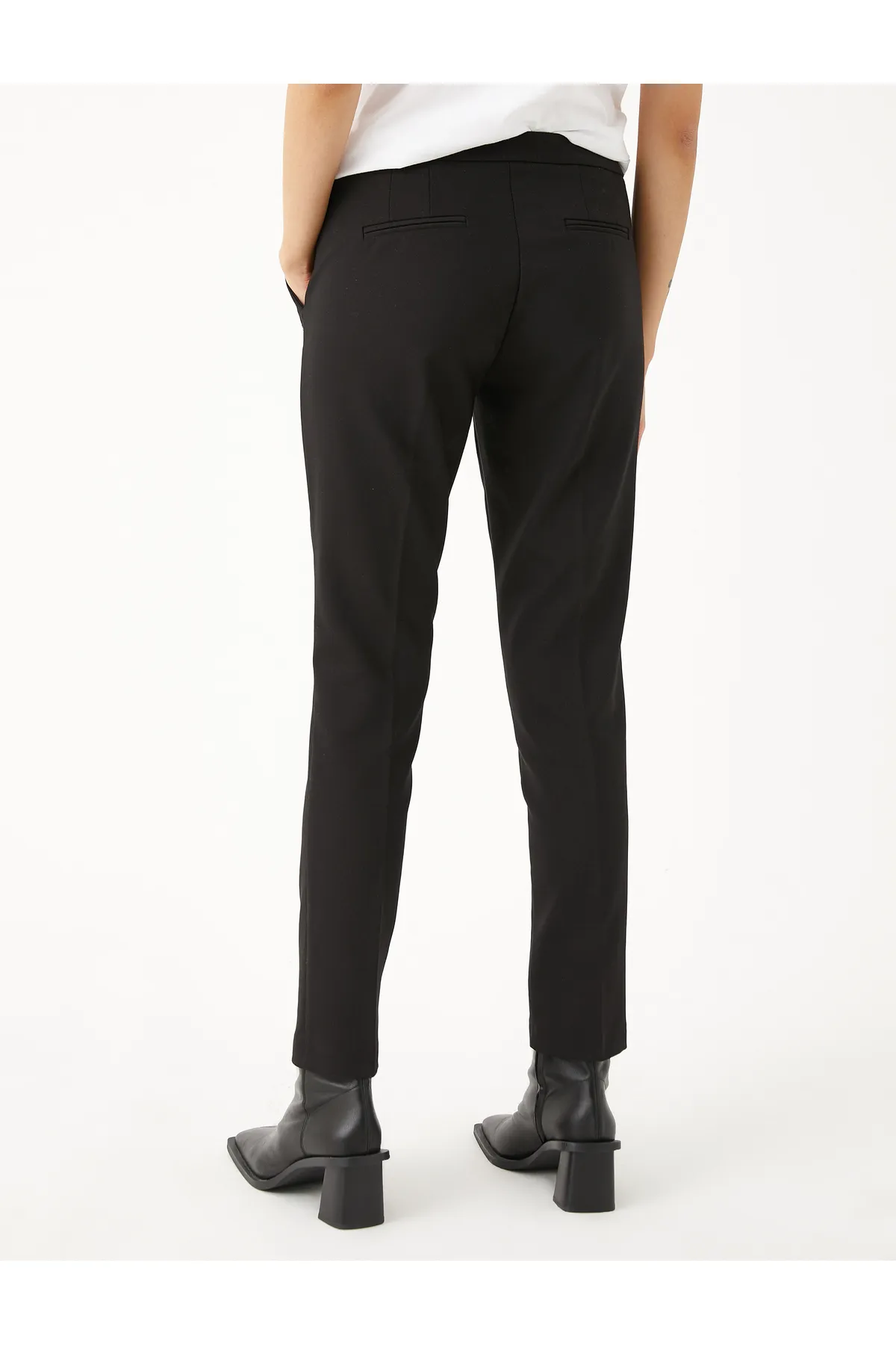 Koton  Schwarze Damenjeans 9YAP42389UW